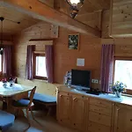 Nyaraló Weiherhuette Ried